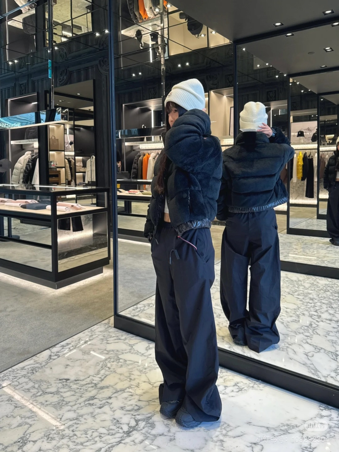 モンクレール新作 フォックスファーボール付きニット帽 Moncler