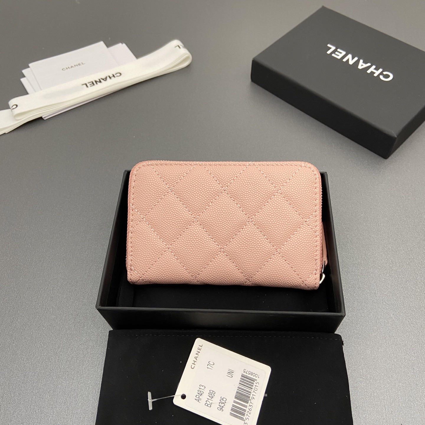 《シルエットとロゴが可愛い♪》CHANEL マトラッセ三つ折り財布