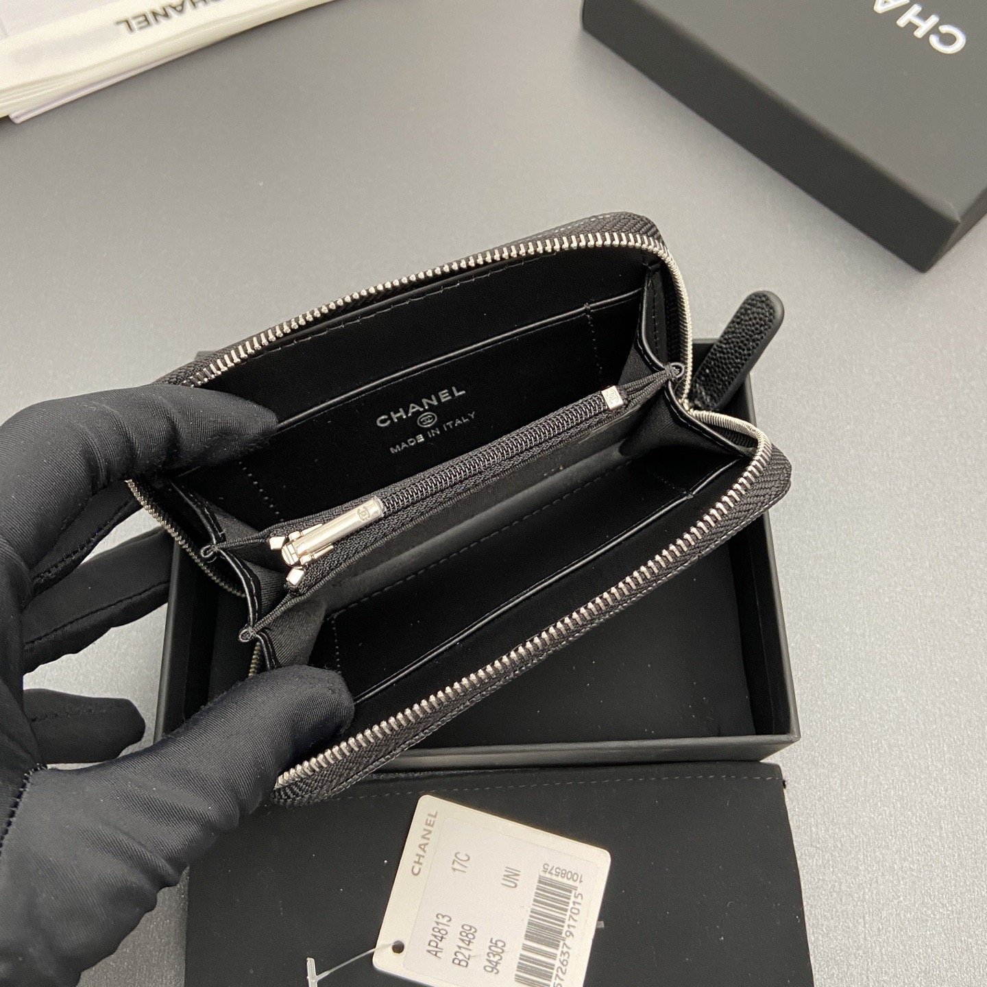 《シルエットとロゴが可愛い♪》CHANEL マトラッセ三つ折り財布