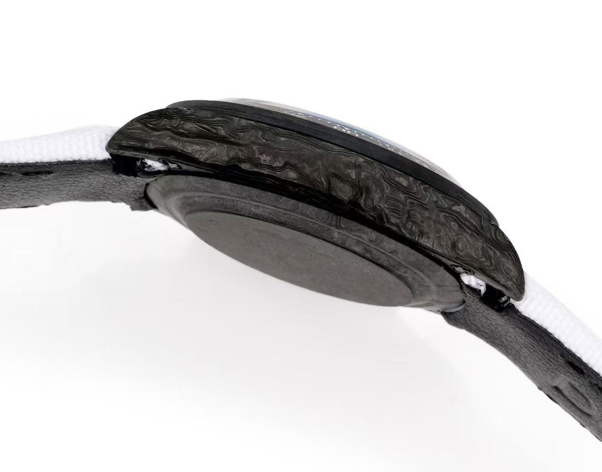 ROLEX（ロレックス）機械式腕時計 デイトナ カーボンファイバー カスタムエディション  40MM 腕時計