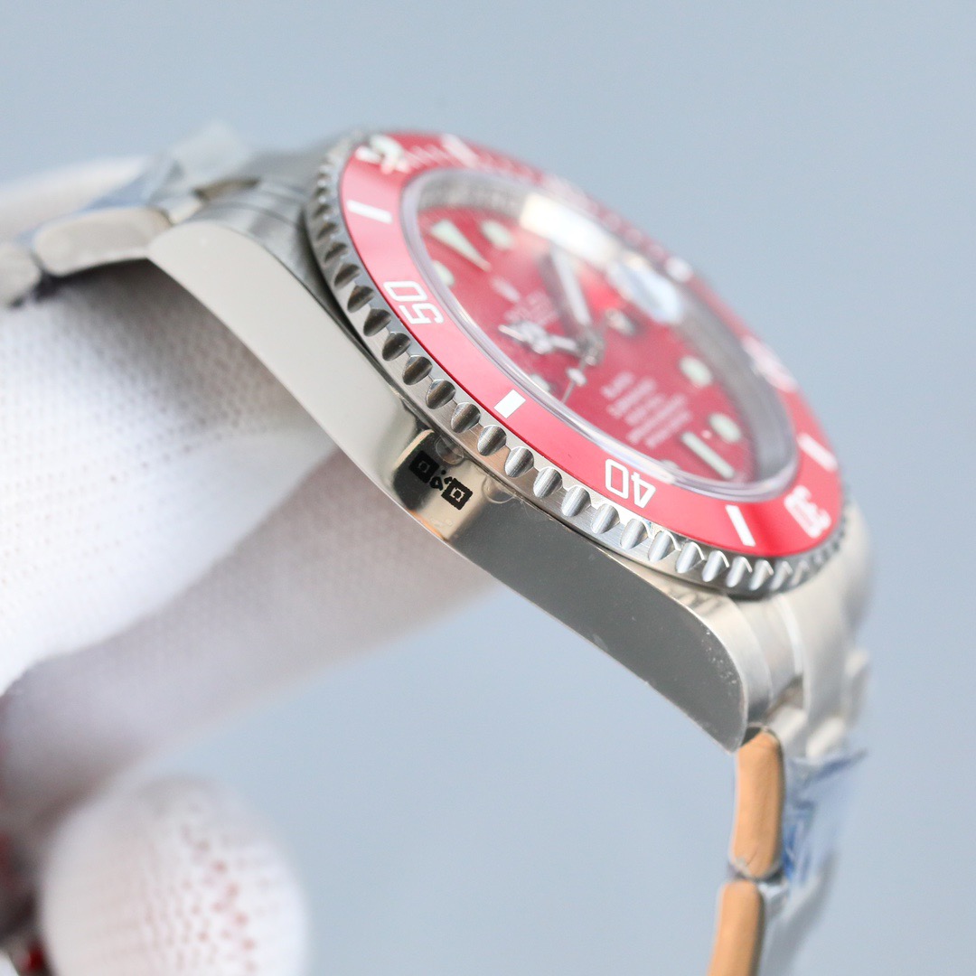 ROLEX ロレックス 潜水者SUBシリーズ  機械式時計潜水艇乗組員「70周年記念日」を称えて