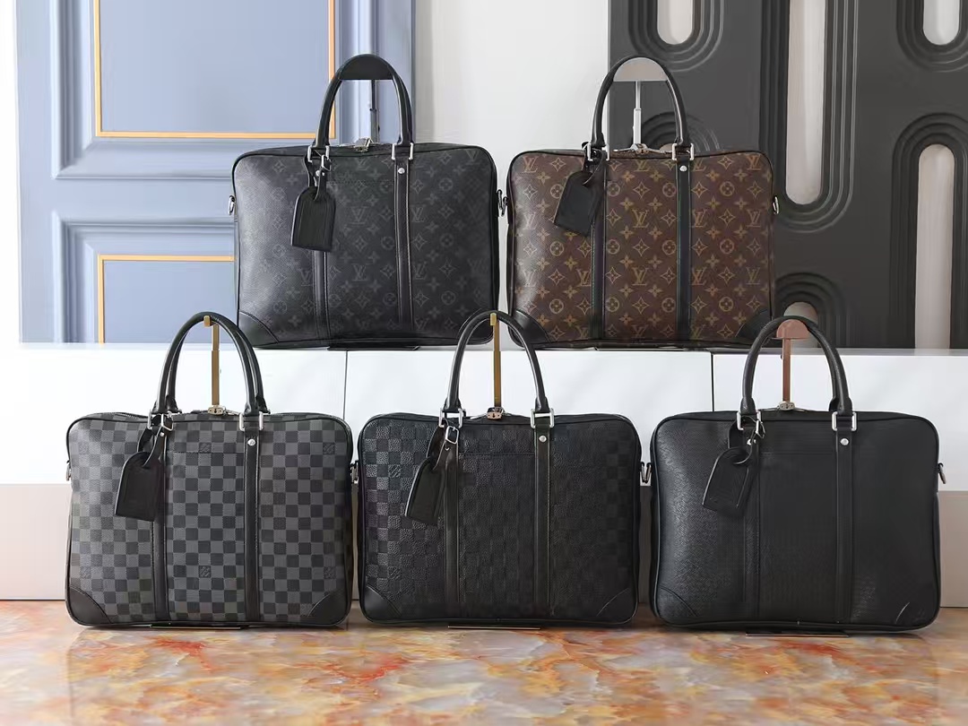 ルイ・ヴィトン LV 2026新作 M46457-40445-40444 Voyage メンズショルダーバッグ 小サイズブリーフケース