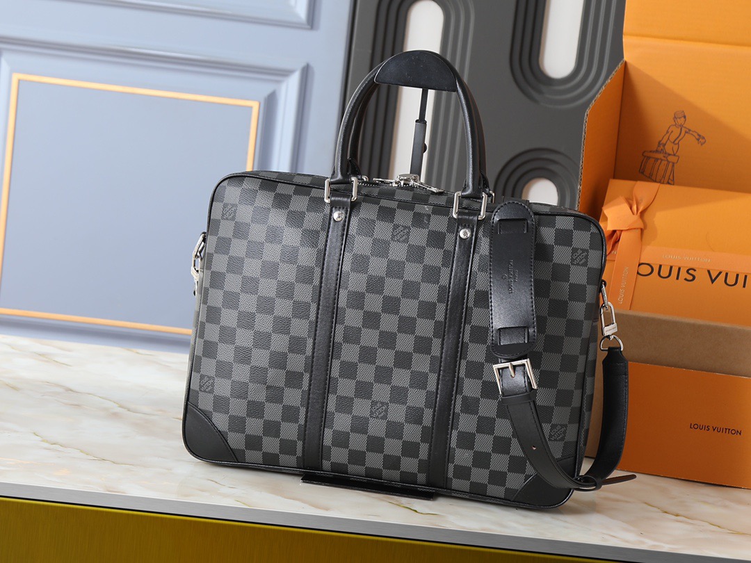 ルイ・ヴィトン LV 2026新作 M46457-40445-40444 Voyage メンズショルダーバッグ 小サイズブリーフケース