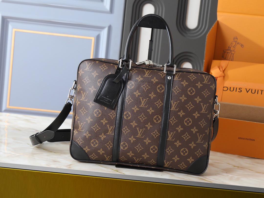 ルイ・ヴィトン LV 2026新作 M46457-40445-40444 Voyage メンズショルダーバッグ 小サイズブリーフケース