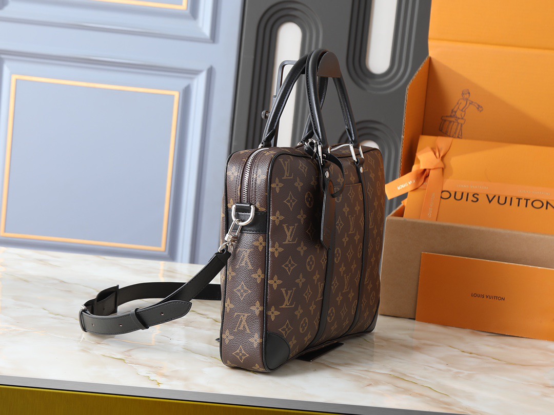 ルイ・ヴィトン LV 2026新作 M46457-40445-40444 Voyage メンズショルダーバッグ 小サイズブリーフケース