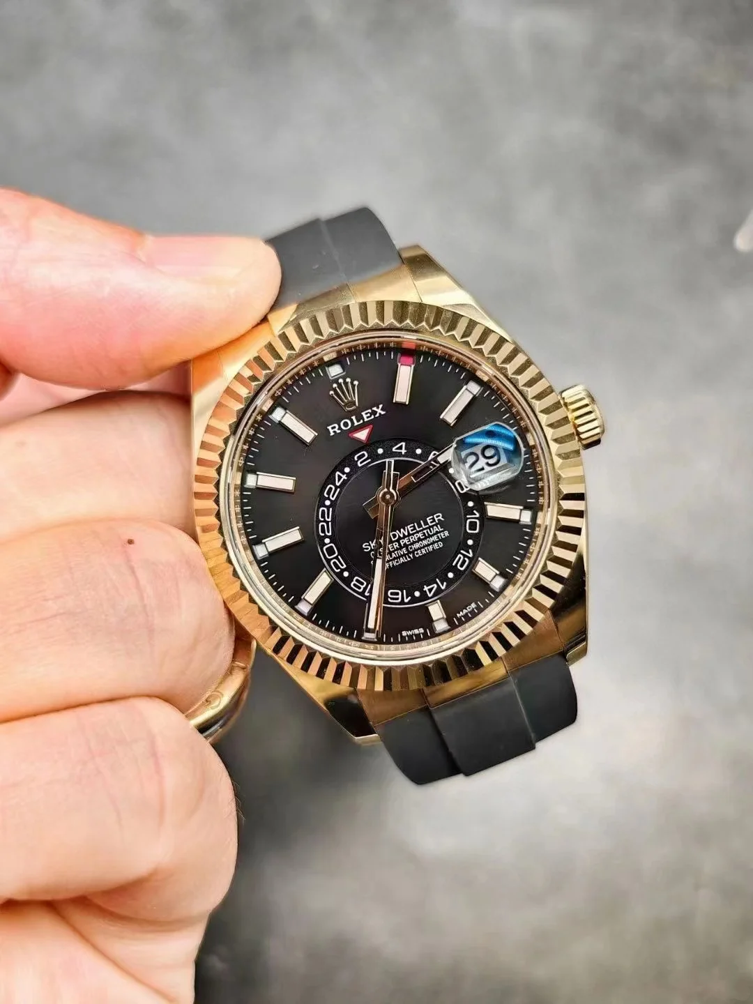 スカイドゥエラー 42MM時計