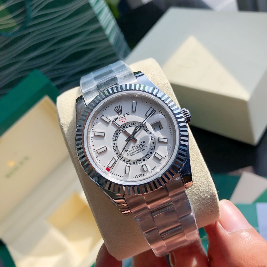 スカイドゥエラー 42MM時計