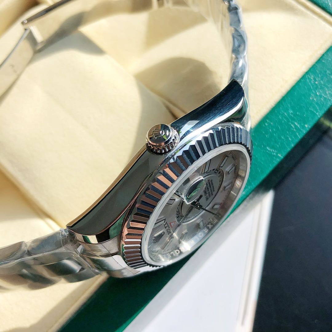 スカイドゥエラー 42MM時計