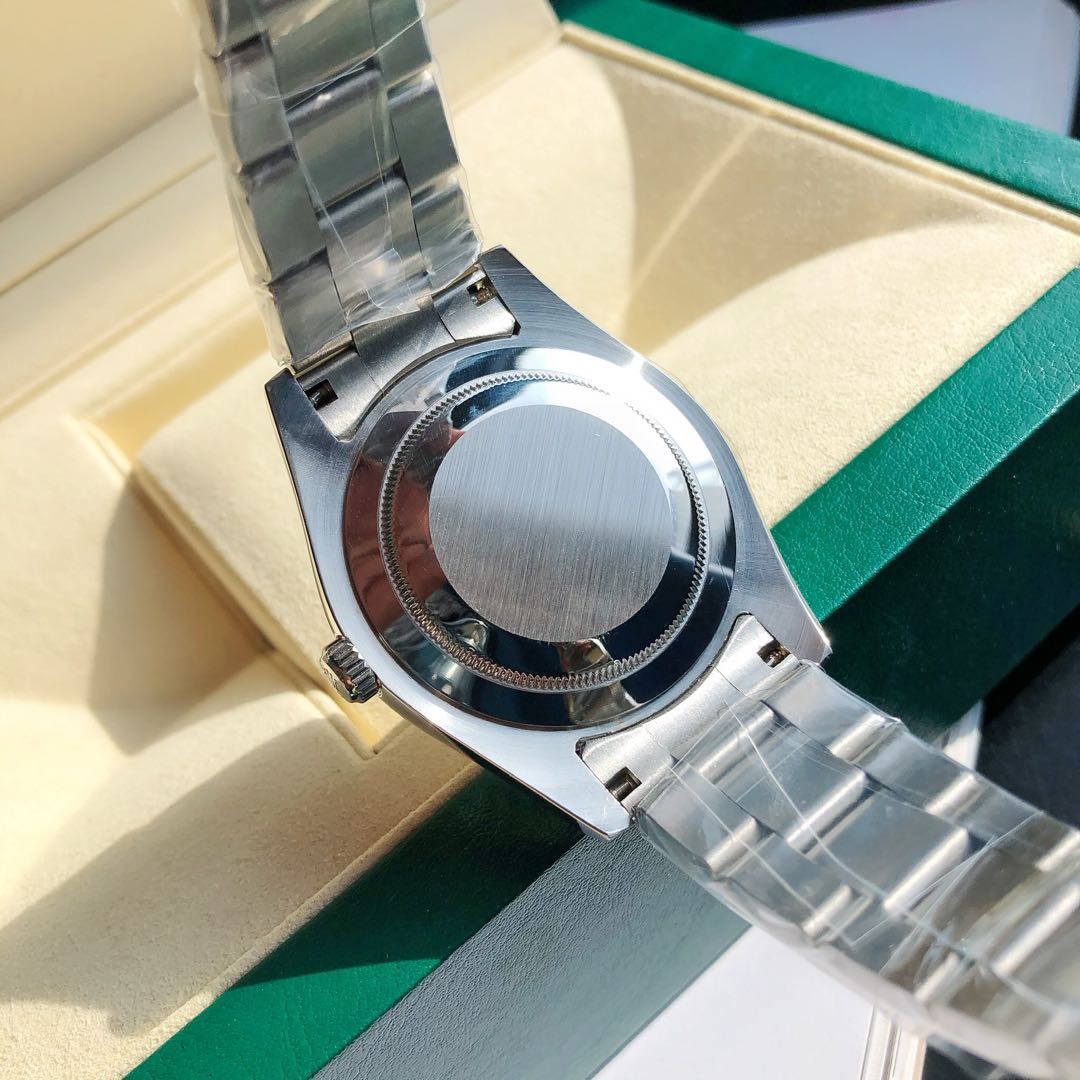 スカイドゥエラー 42MM時計