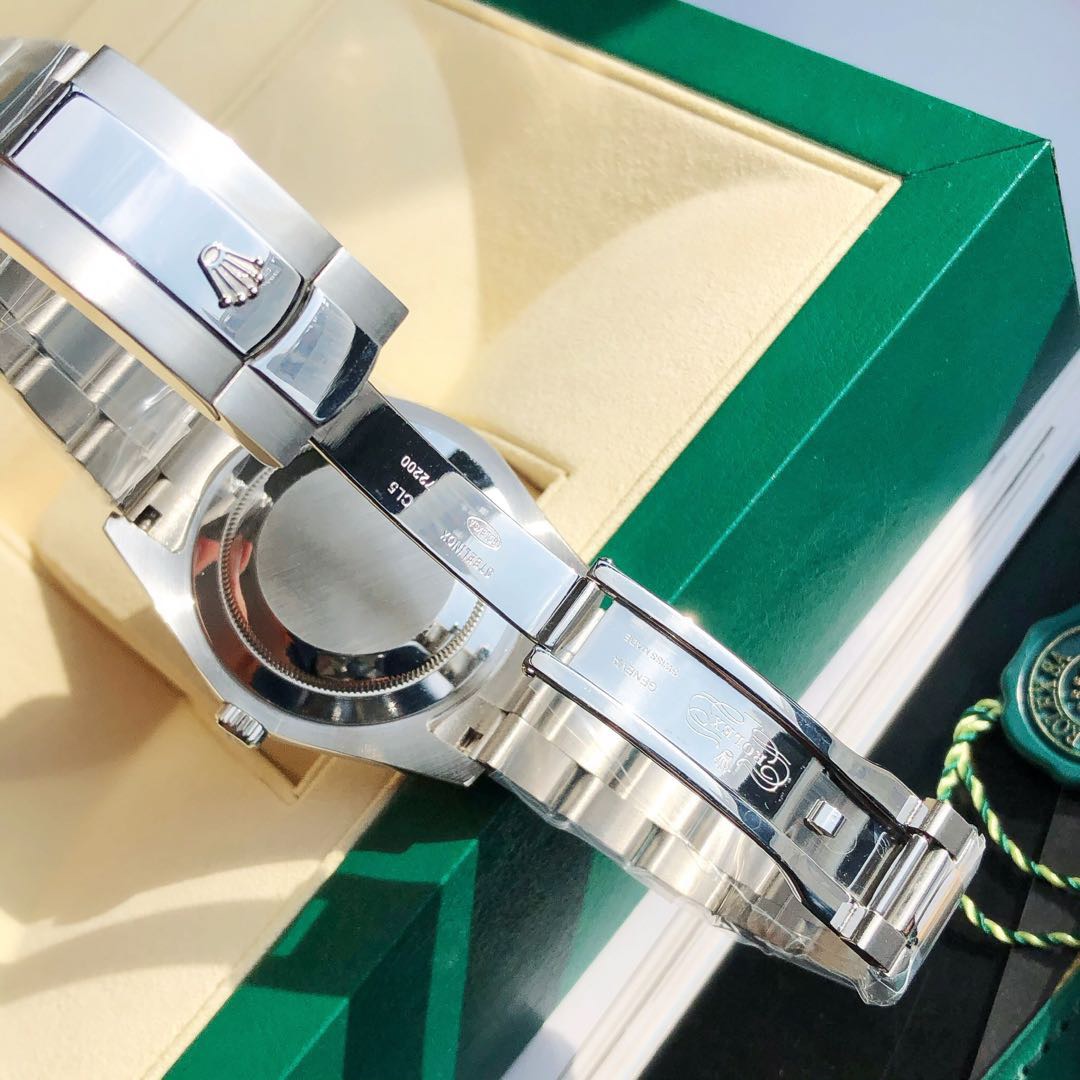 スカイドゥエラー 42MM時計