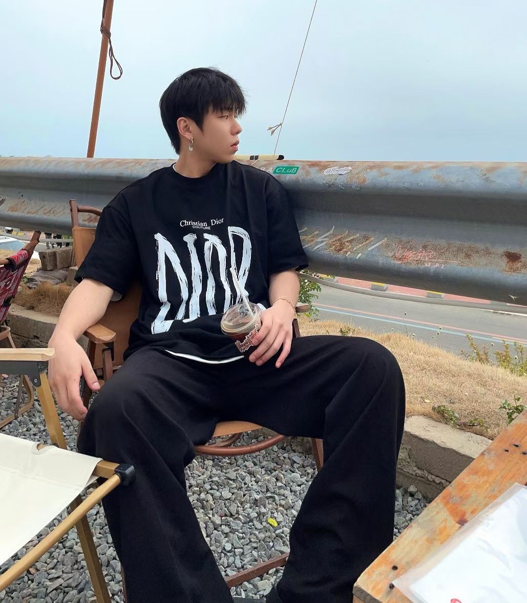 【DIOR】（ディオール）半袖 ご好評に付き再入荷！