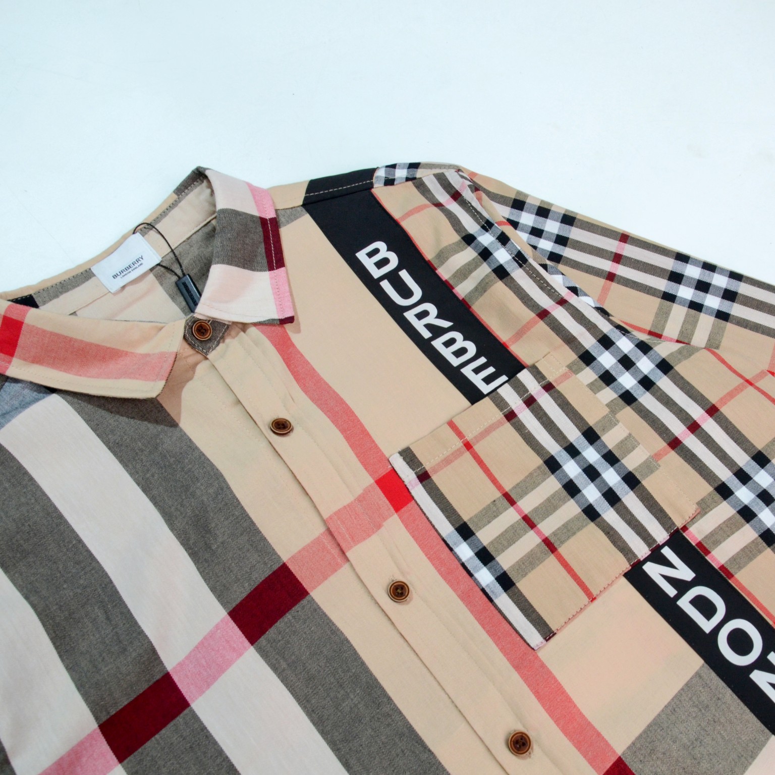 【 Burberry 旗艦店】ご好評に付き再入荷!!
