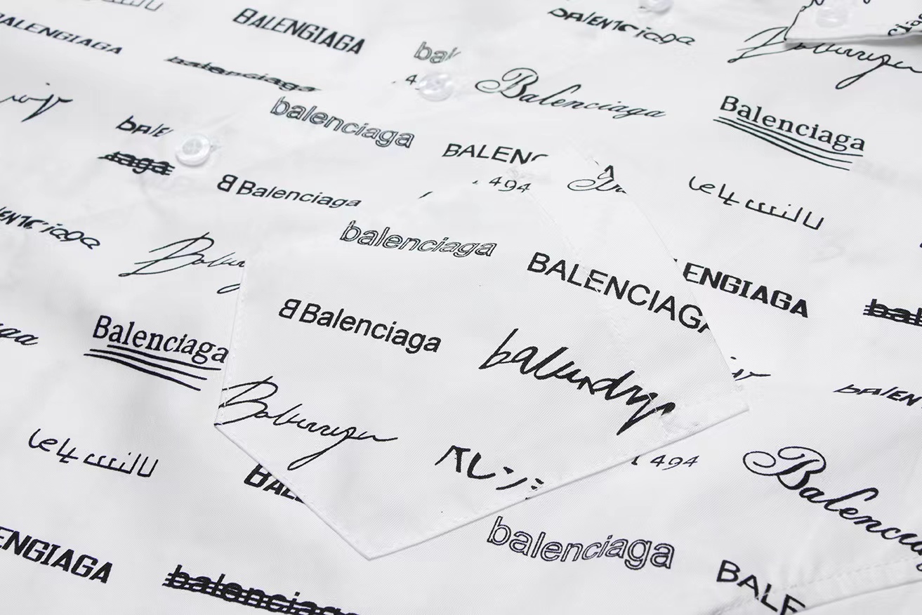 【Balenciaga 旗艦店】ご好評に付き再入荷！！