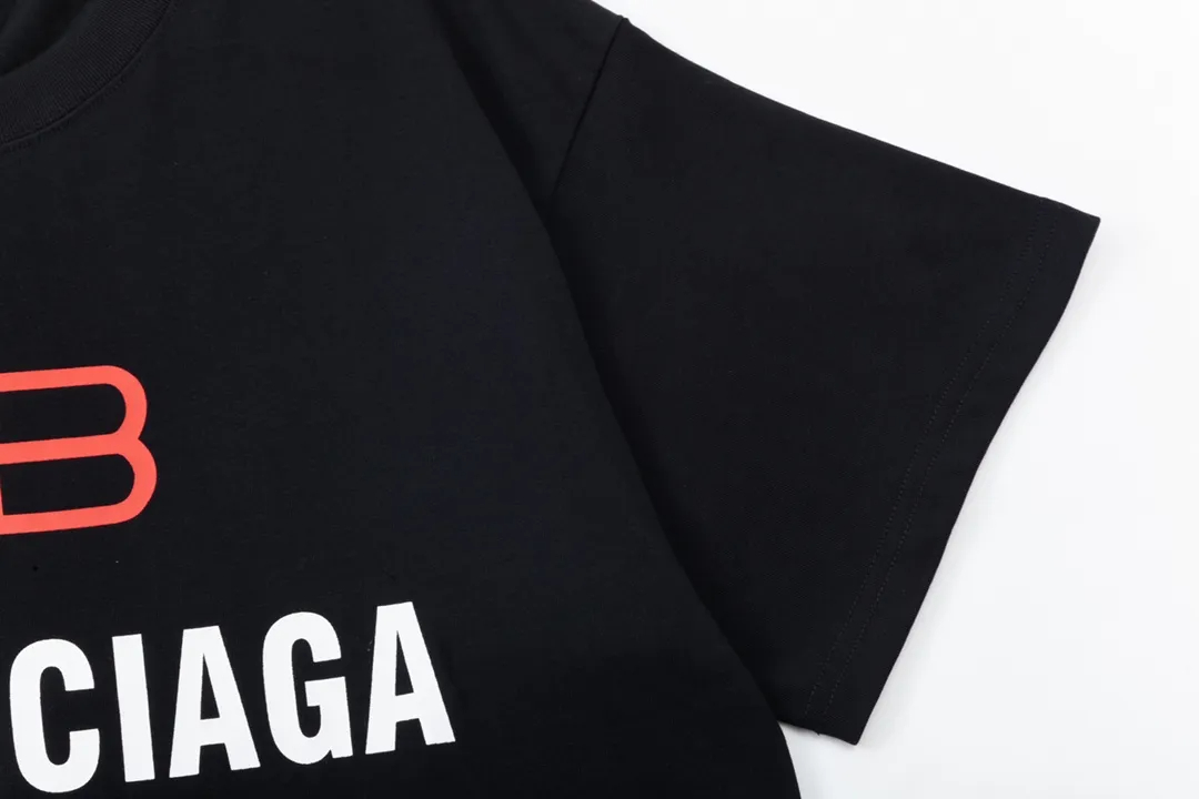 【BALENCIAGA 公式旗艦店】バレンシアガ Tシャツ ご好評に付き再入荷！