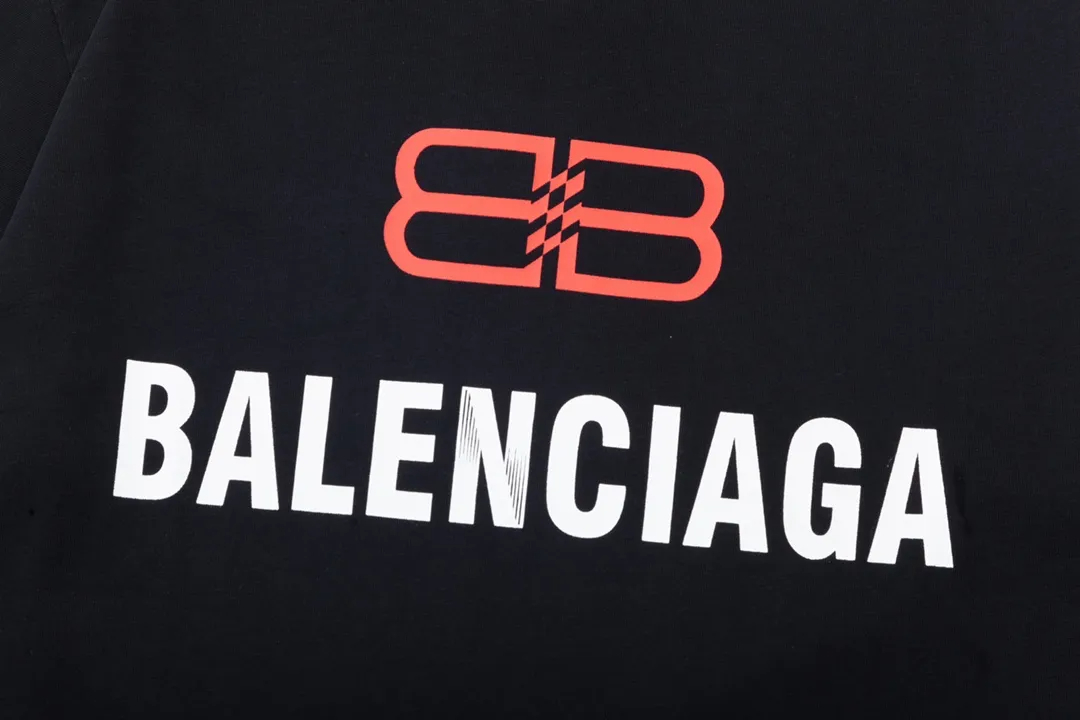 【BALENCIAGA 公式旗艦店】バレンシアガ Tシャツ ご好評に付き再入荷！