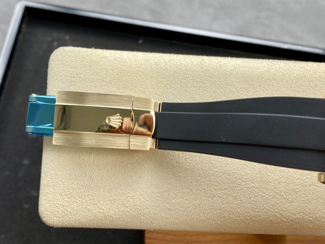 スカイドゥエラー 42MM時計