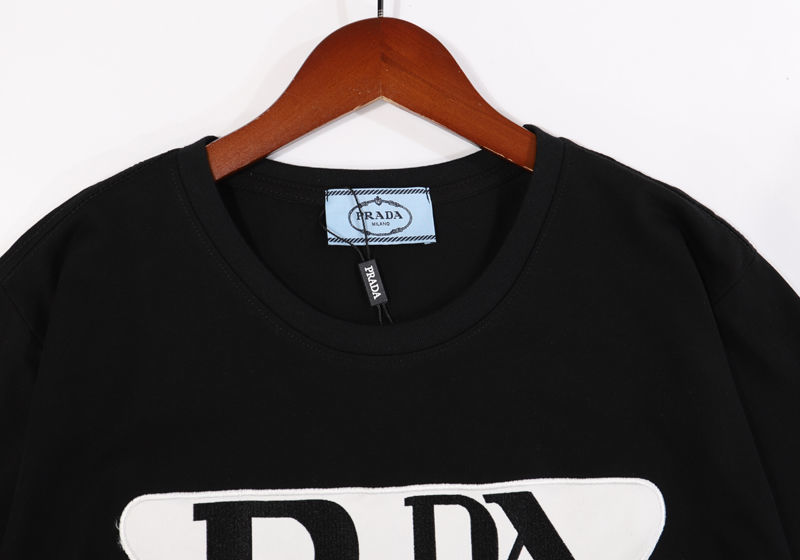 【Prada】( プラダ ) 男女兼用、ご好評に付き再入荷！