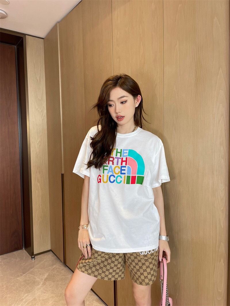 【Gucci 】(グッチ)半袖 男女兼用、ご好評に付き再入荷!