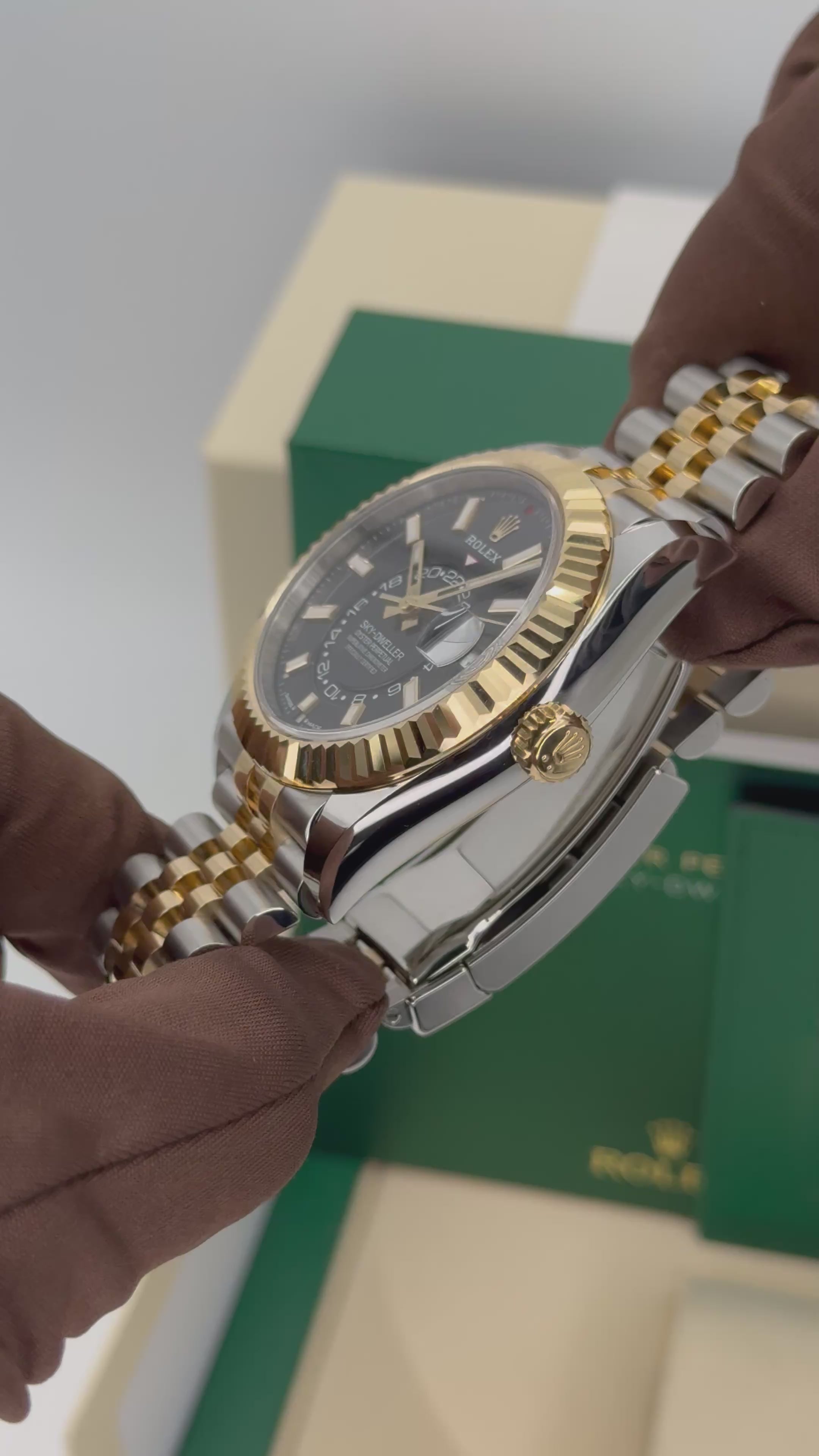 NEW 2025 ロレックス スカイドゥエラー 42mm 336933 ジュビリーブラックダイヤル