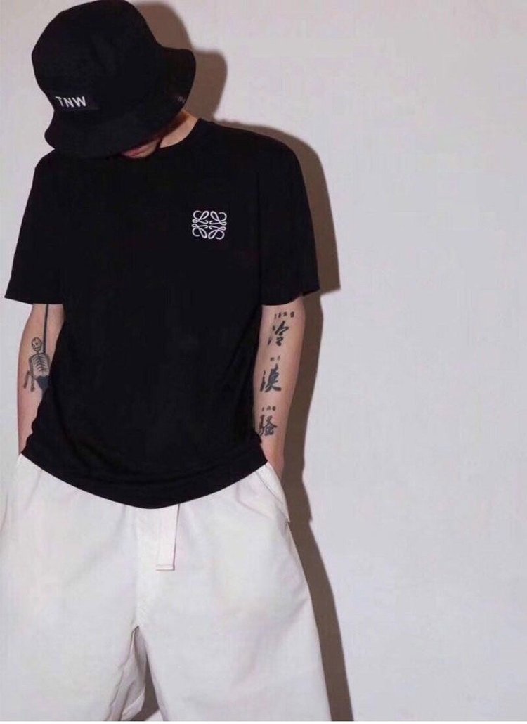 【Loewe】（ロエベ）男女兼用、ご好評に付き再入荷！