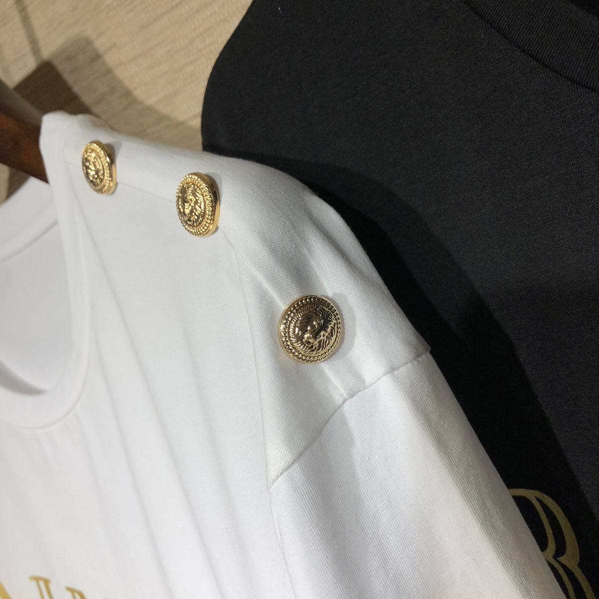 【Balmain】男女兼用、ご好評に付き再入荷！