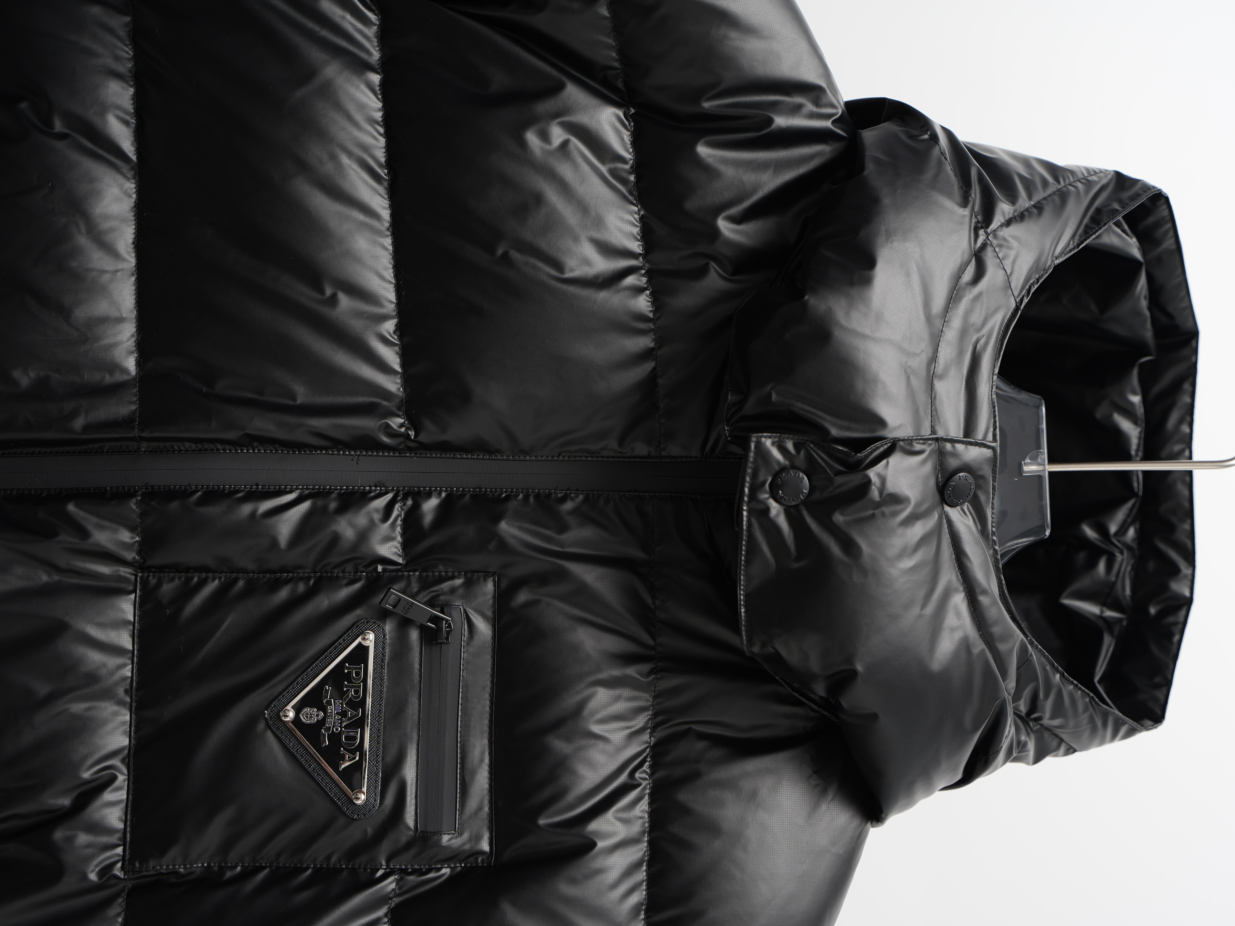 PRADAプラダ 冬のダウンジャケット 旬の新作 ユニセックス