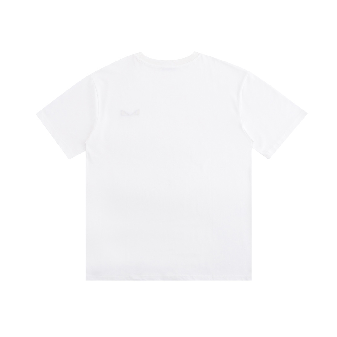 【FENDI 公式旗艦店】フェンディ Tシャツ ご好評に付き再入荷！黒 白