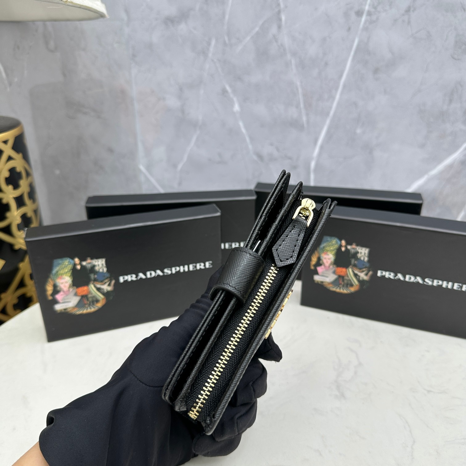 PRADA(プラダ) サフィアーノレザー 財布 ブラック