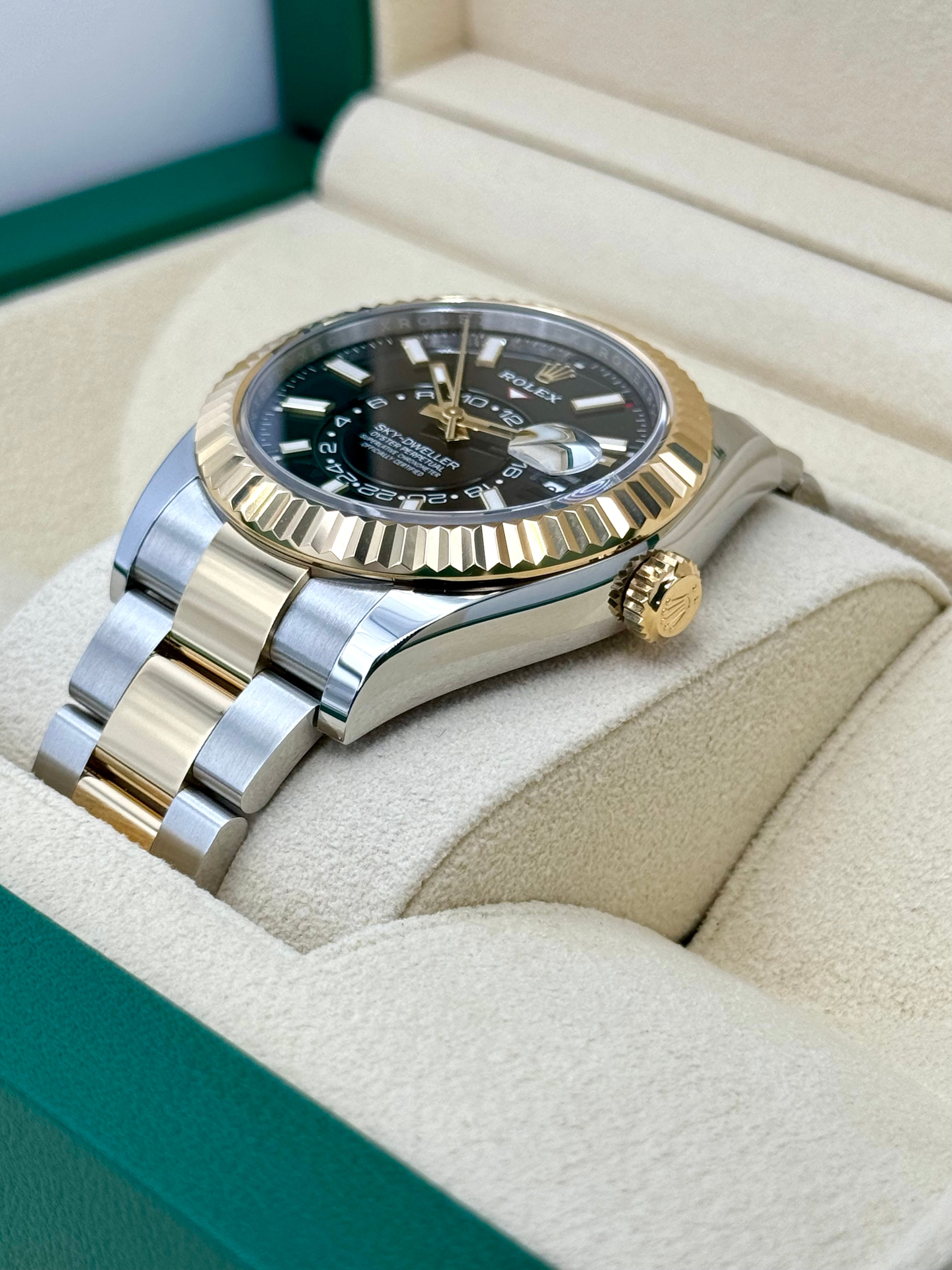 NEW 2024 ロレックス スカイドゥエラー 42mm 336933 ツートーンオイスターブラックダイヤル