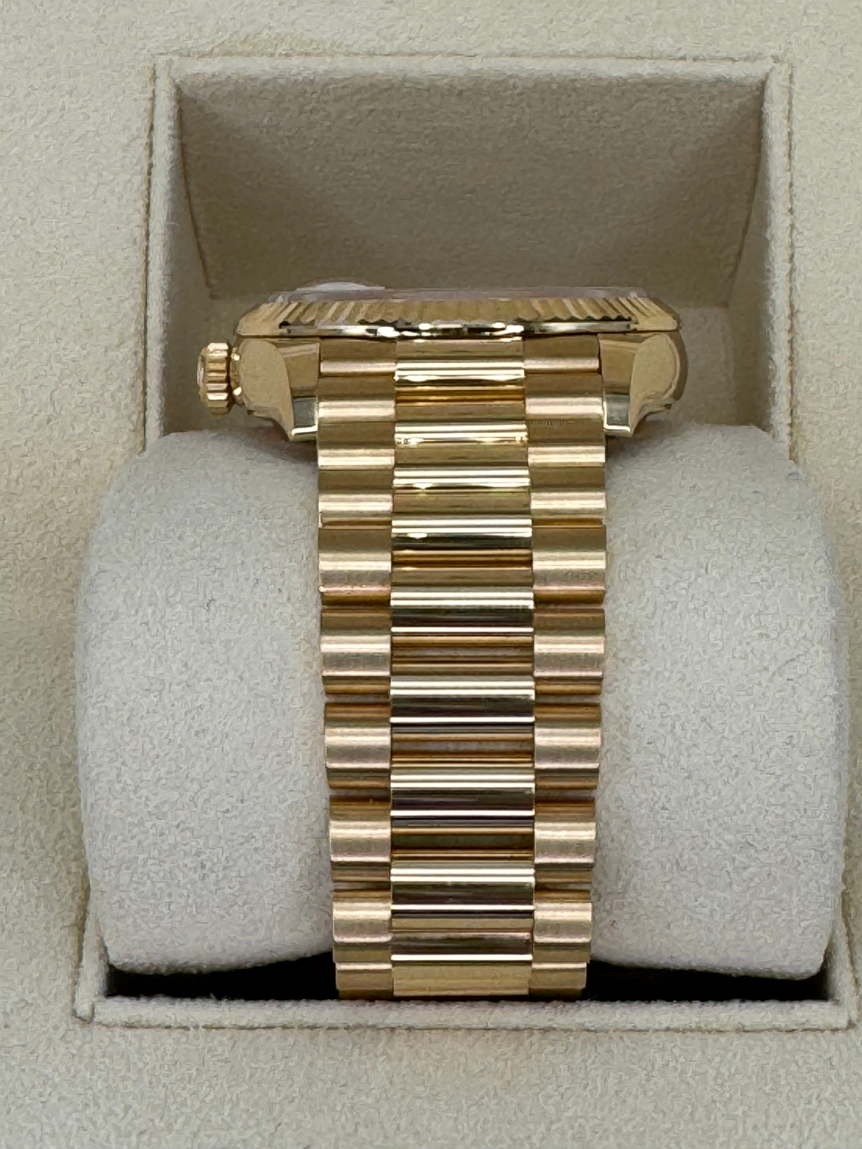 NEW 2024 ロレックス デイデイト 36mm 128238 シャンパンダイヤ文字盤