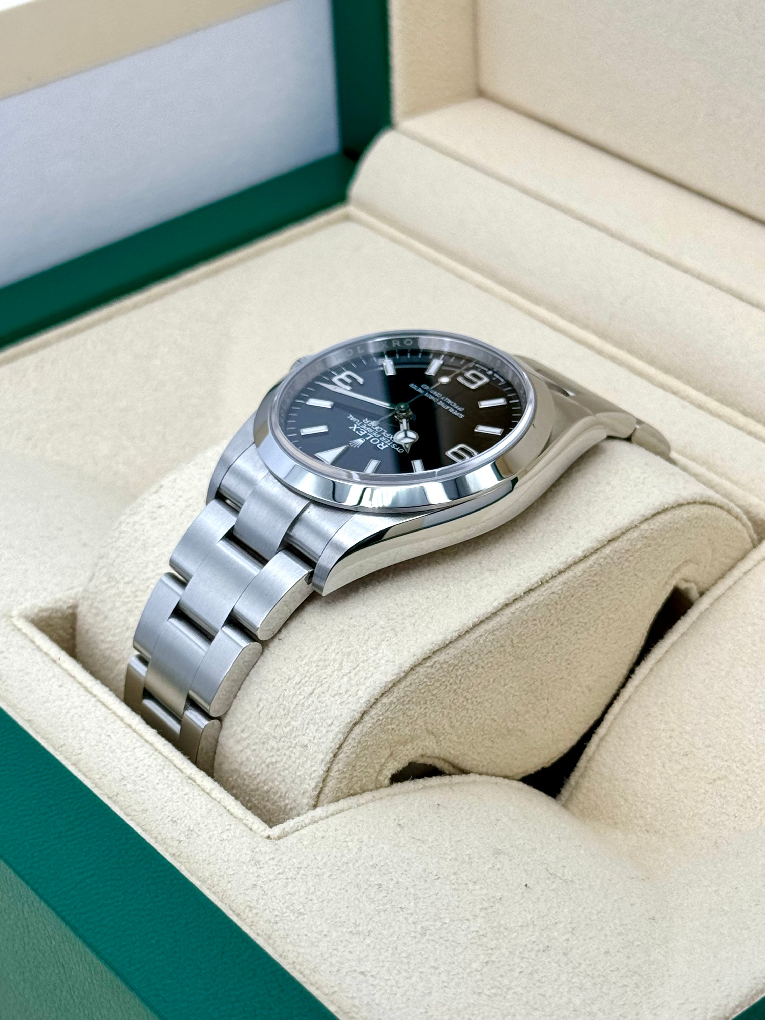 NEW 2024 Rolex Explorer 36mm 124270 ステンレススチール ブラックダイヤル