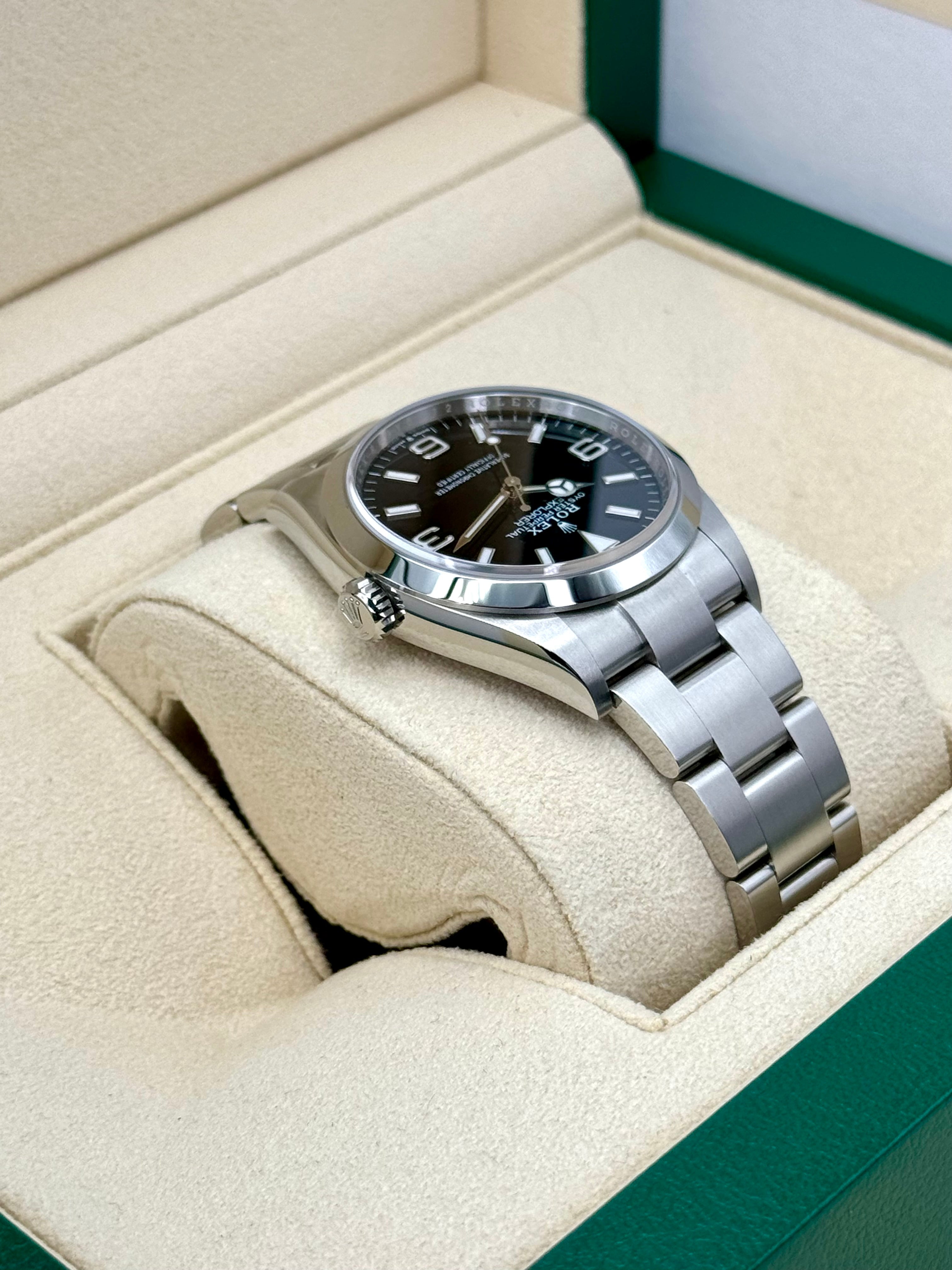 NEW 2024 Rolex Explorer 36mm 124270 ステンレススチール ブラックダイヤル