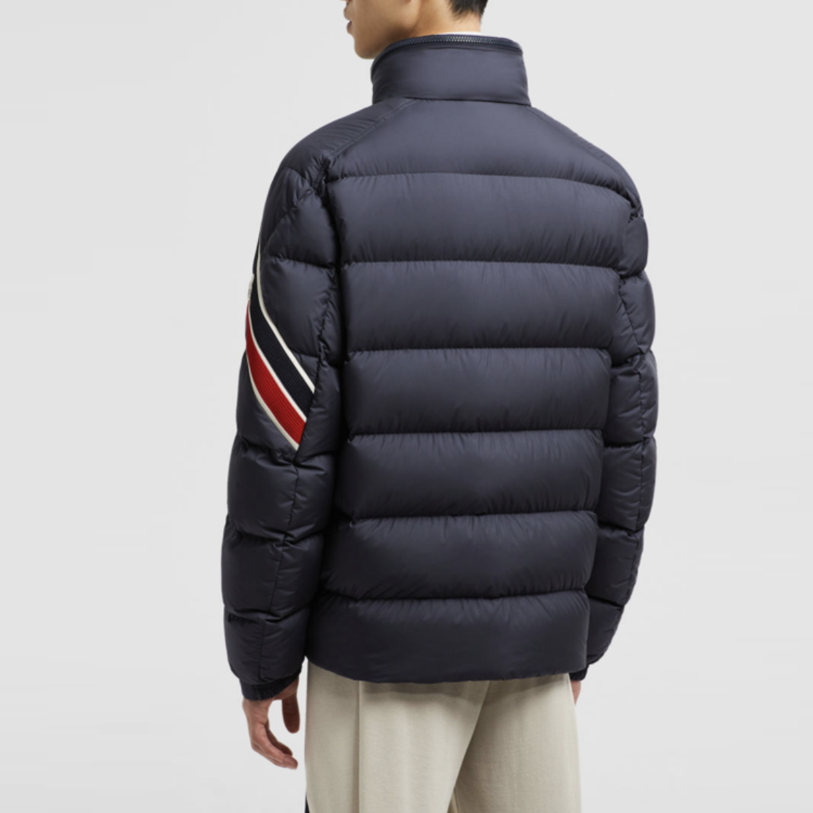 MONCLER Solayan 2024年の新作で人気のあるもの  モンクレール 定番ダウンコート 限定発売中！