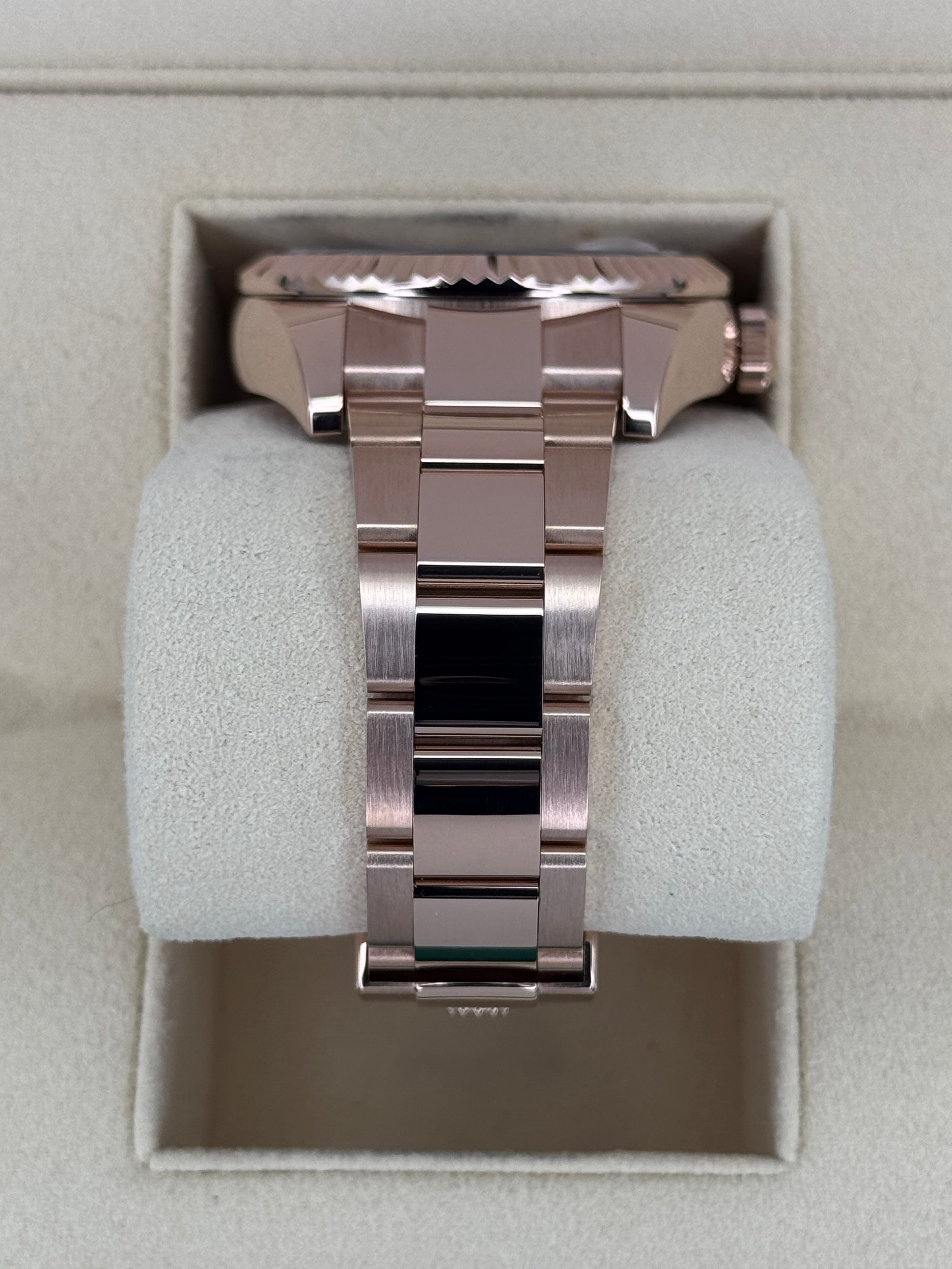 2023 ロレックス スカイドゥエラー 42mm 326935 ローズゴールド ホワイトダイヤル