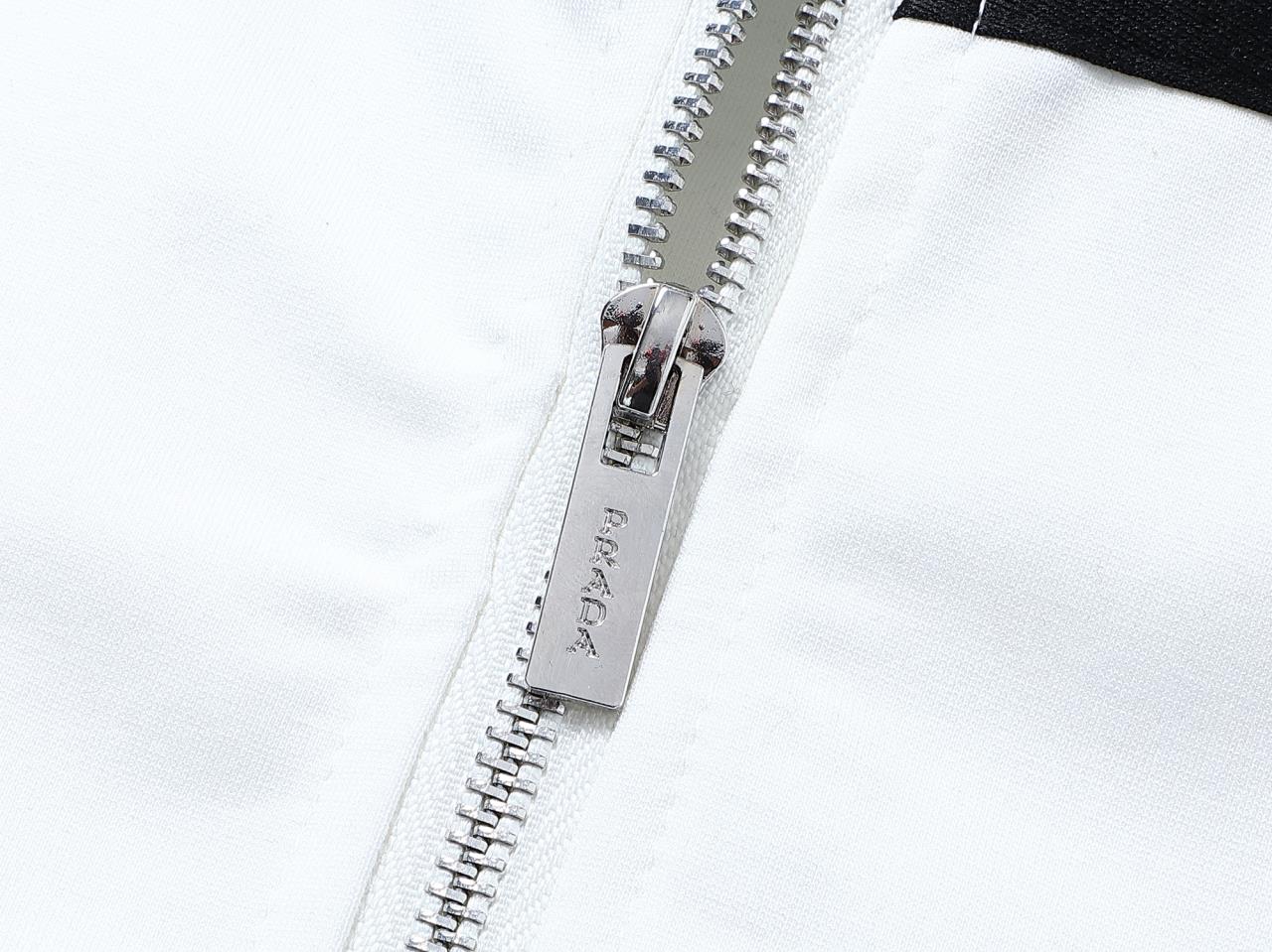 【Prada】( プラダ ) 【即日出荷】ご好評に付き再入荷！