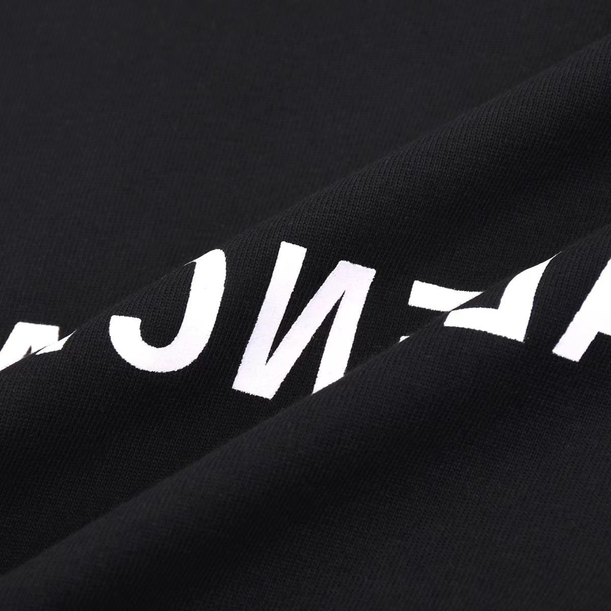 【BALENCIAGA】（バレンシアガ ）半袖Tシャツ 男女兼用