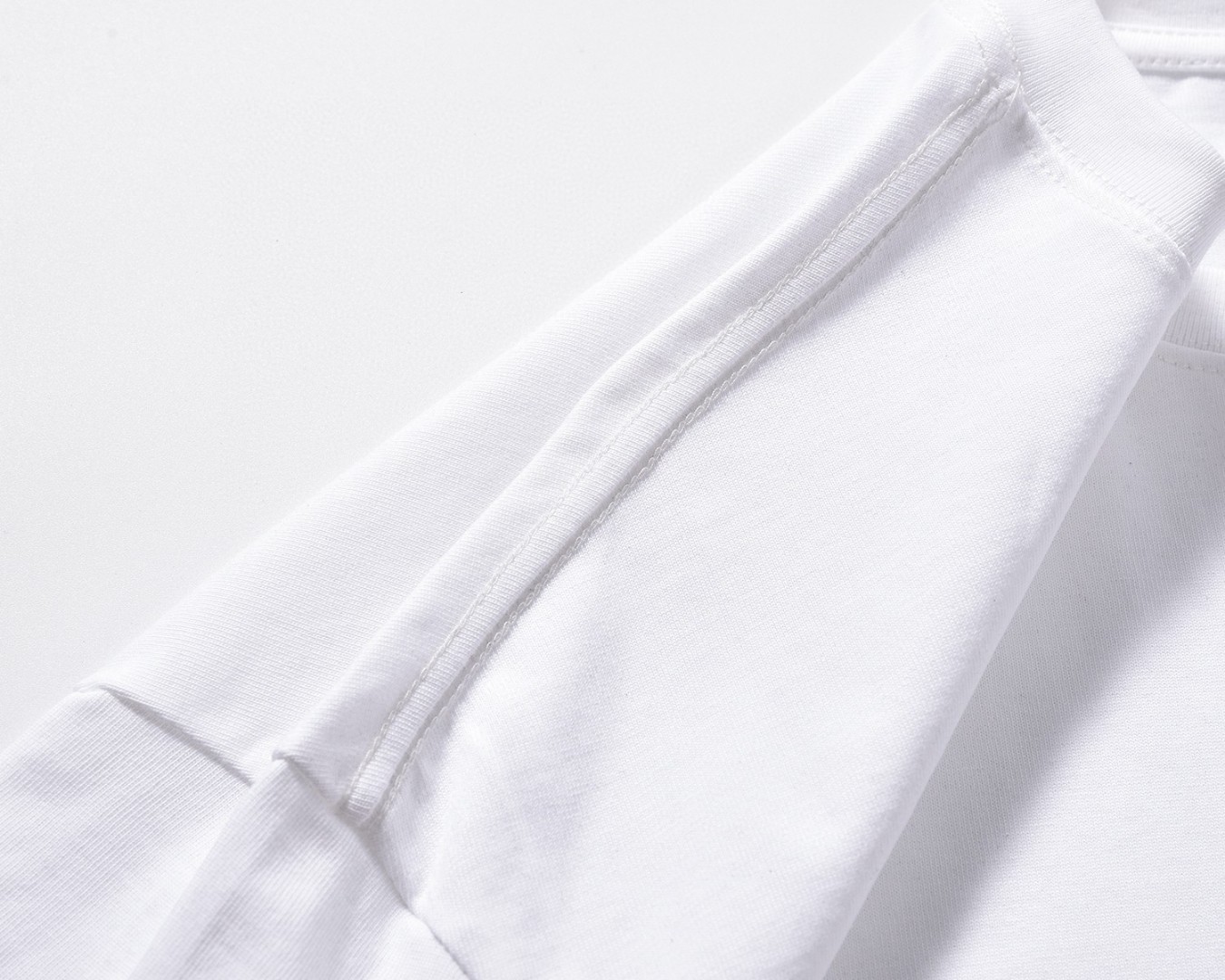 【CHANEL】（シャネル）半袖 男女兼用、ご好評に付き再入荷！