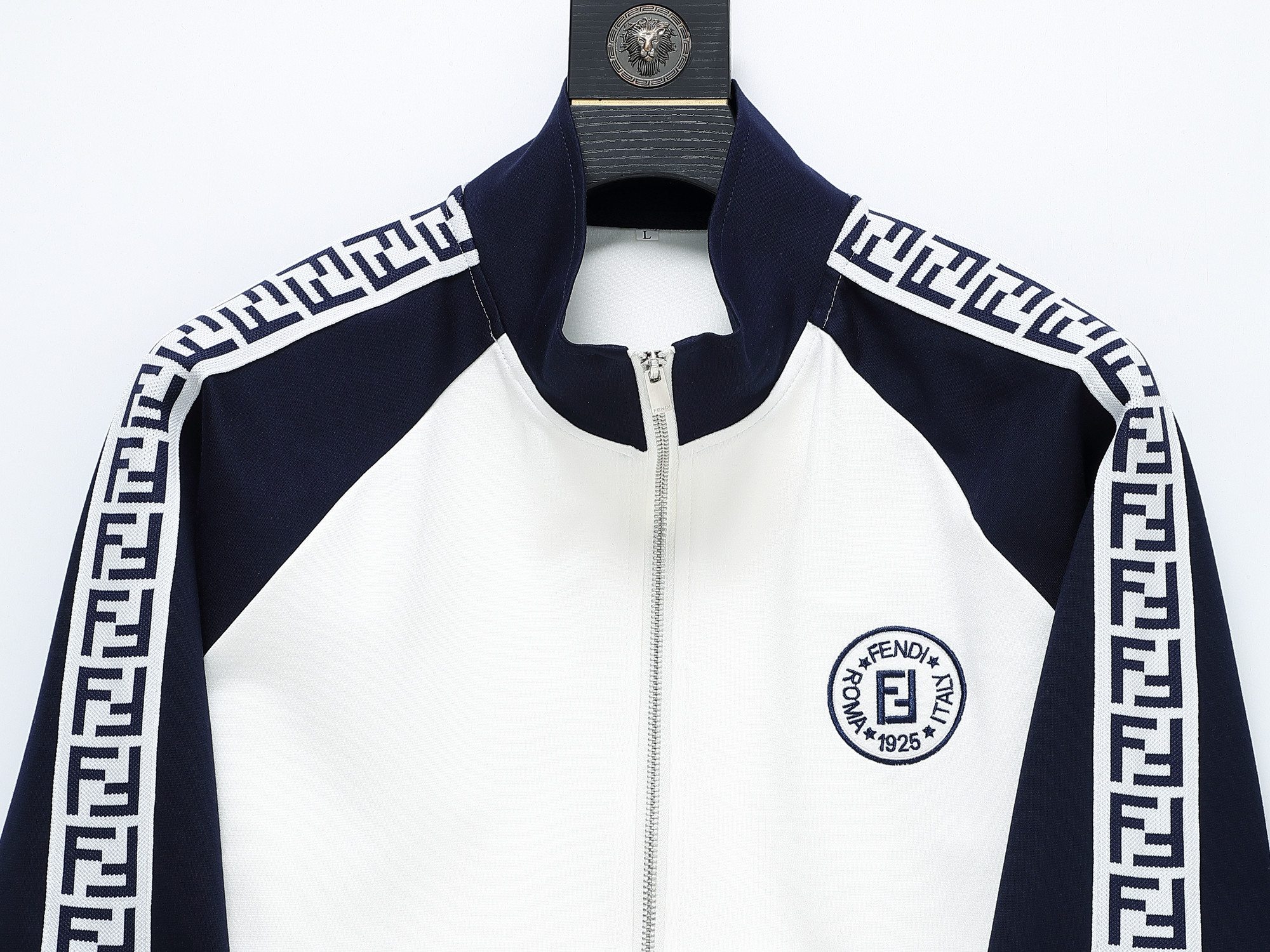 【FENDI】（フェンディ）【即日出荷】男女兼用、ご好評に付き再入荷！