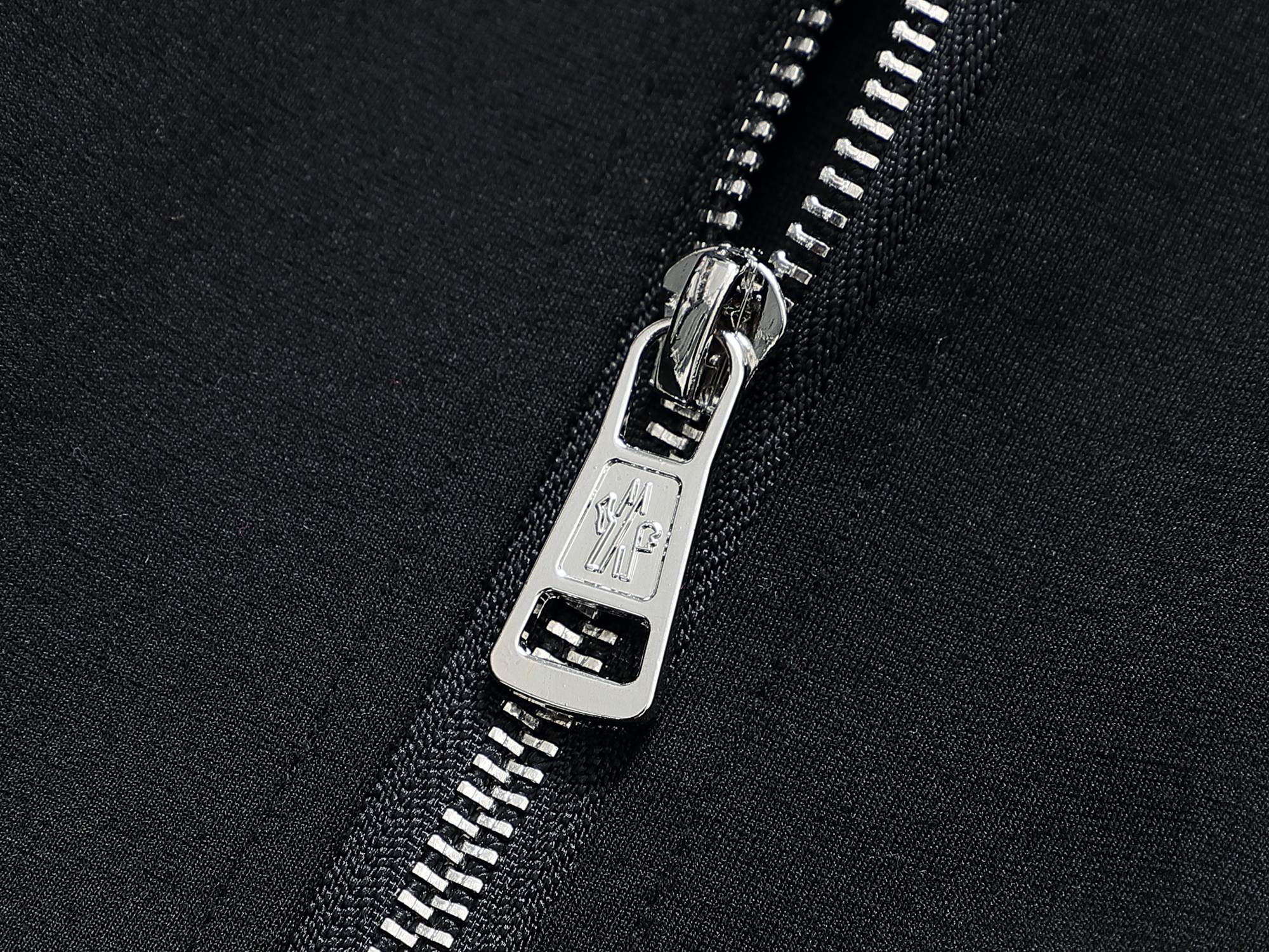 【MONCLER】モンクレール、【即日出荷】ご好評に付き再入荷！