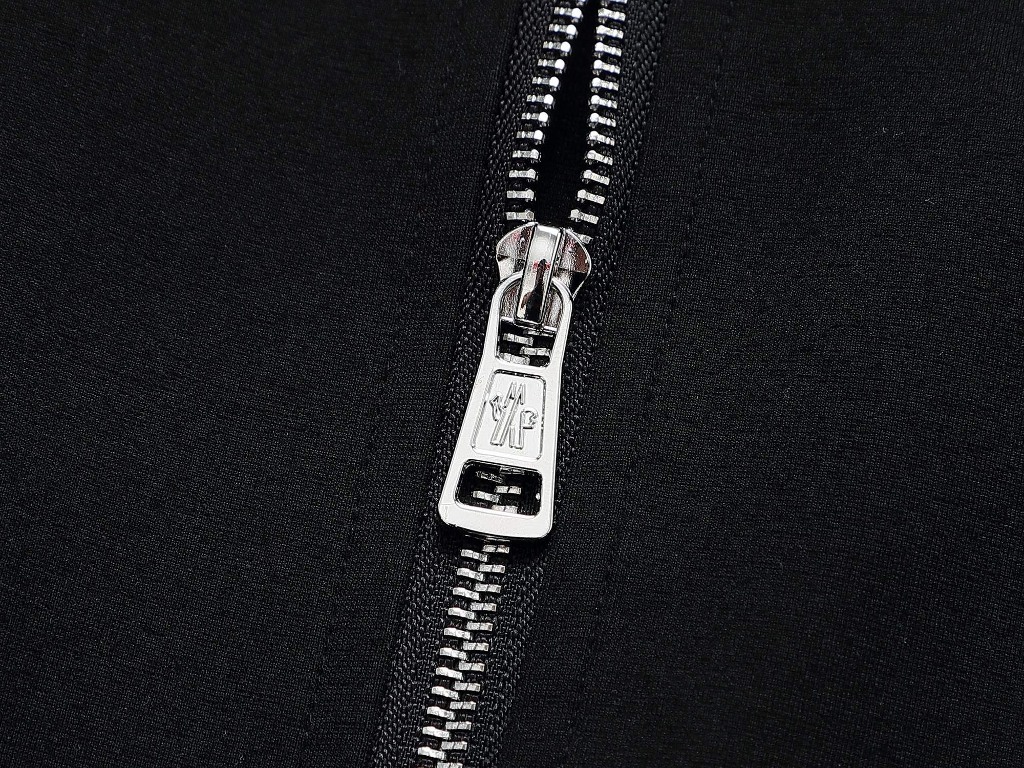 【MONCLER】モンクレール、【即日出荷】ご好評に付き再入荷！