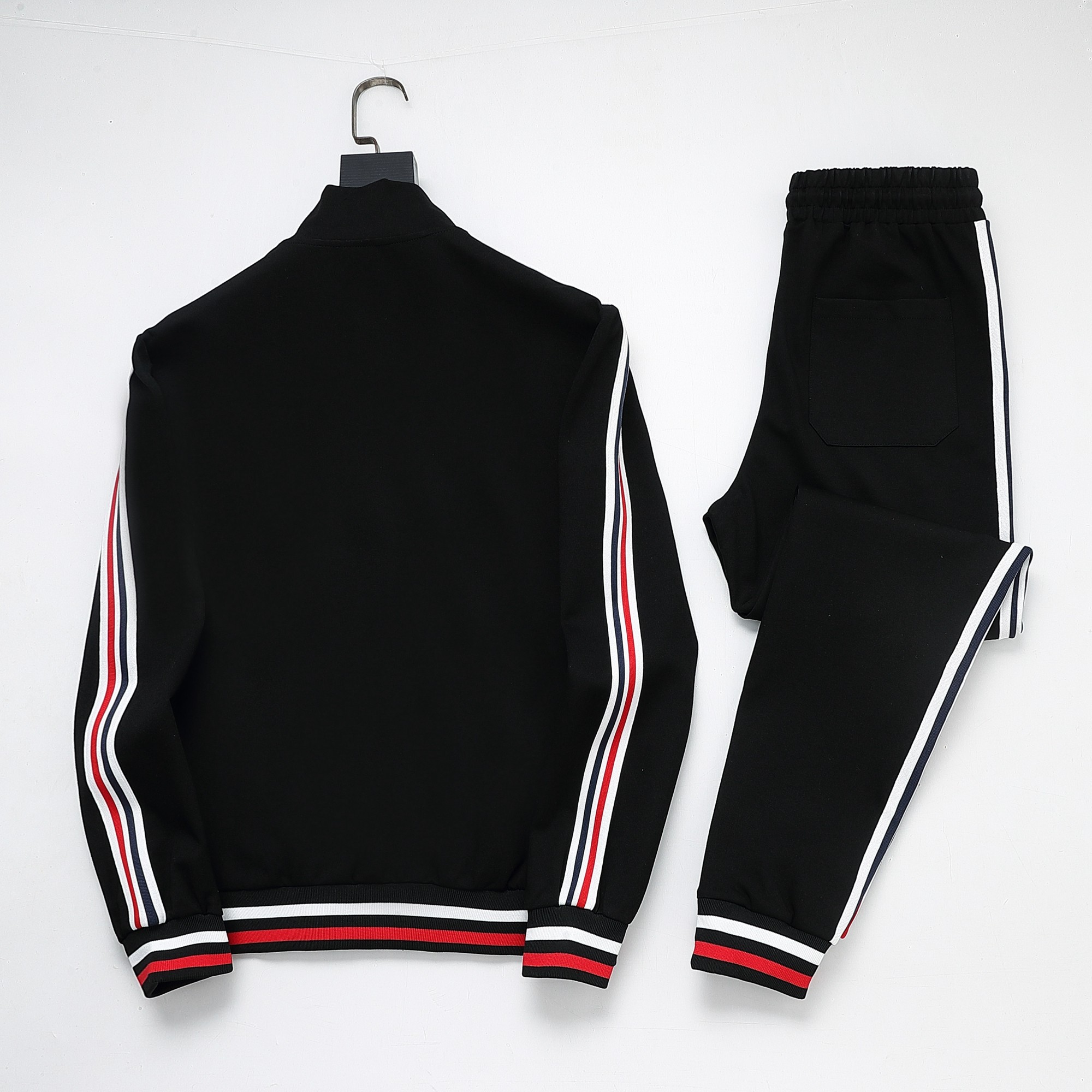 【MONCLER】モンクレール、【即日出荷】ご好評に付き再入荷！