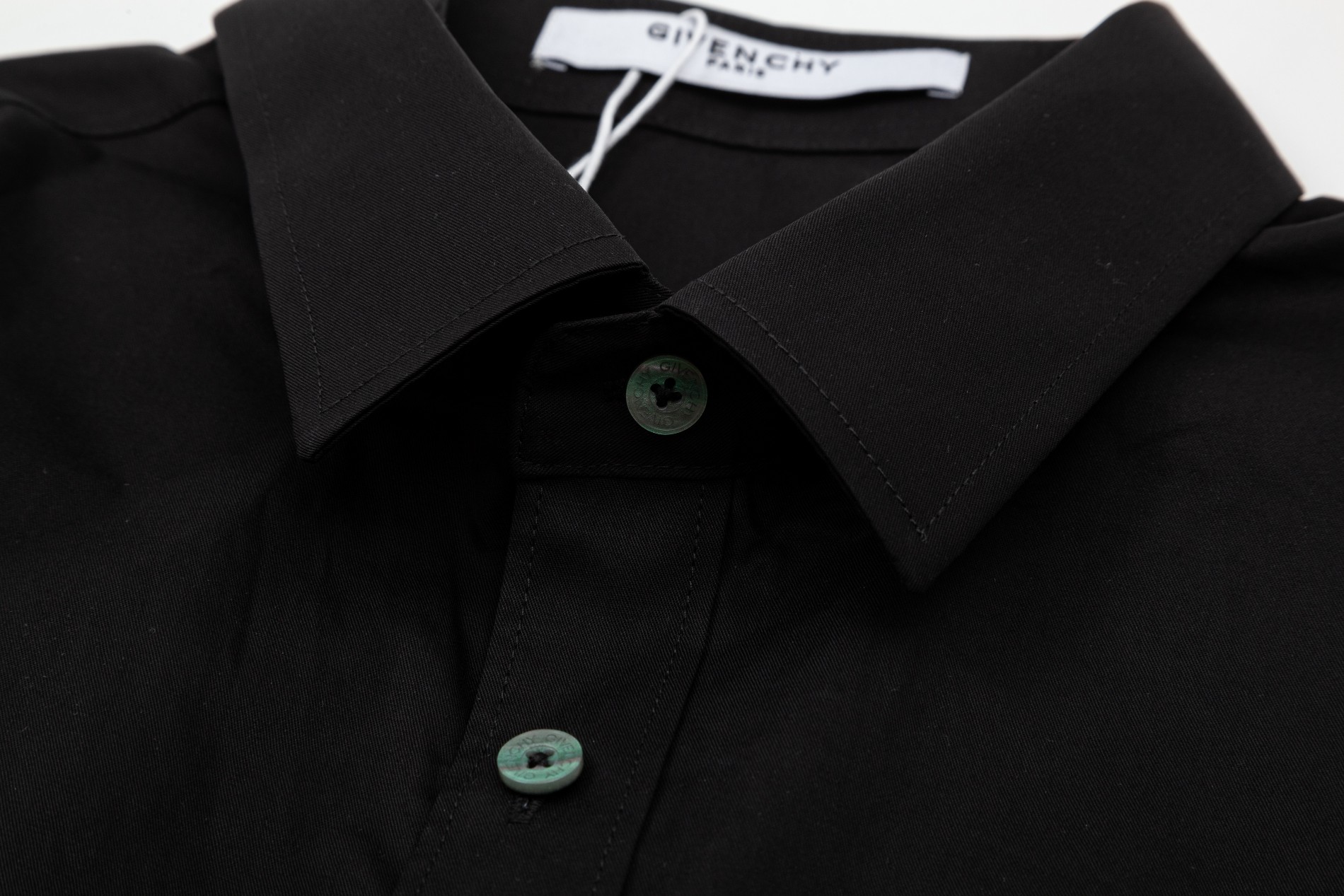 【Givenchy公式旗艦店】好評に付き再入荷！！