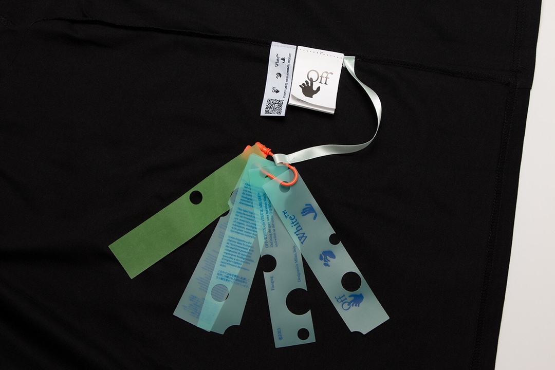 OFF-WHITE(オフホワイト) 2023　半袖シャツ　Tシャツ 矢じり　100％純綿生地　　快適　通気性が良い　シンプルの風格　かっこいい　黒　男女兼用