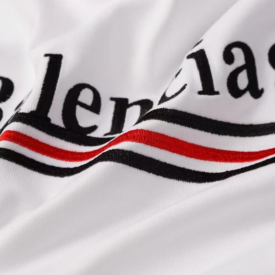 【BALENCIAGA】（バレンシアガ ）刺繍半袖Tシャツ 男女兼用