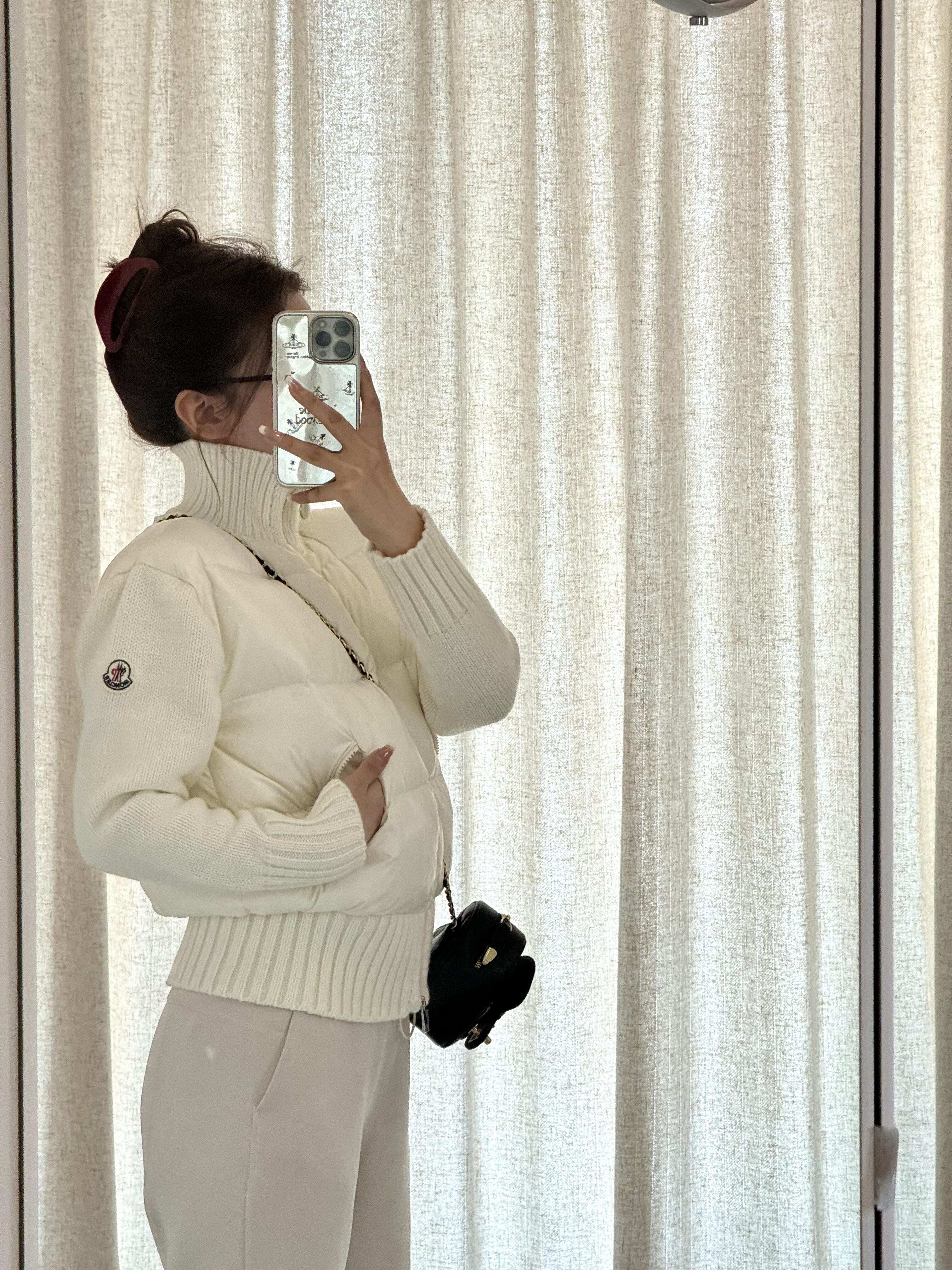 【人気商品】MONCLERレディース ウールハイネックショート丈ダウンジャケット 無地