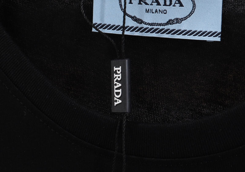 【Prada】( プラダ ) 男女兼用、ご好評に付き再入荷！