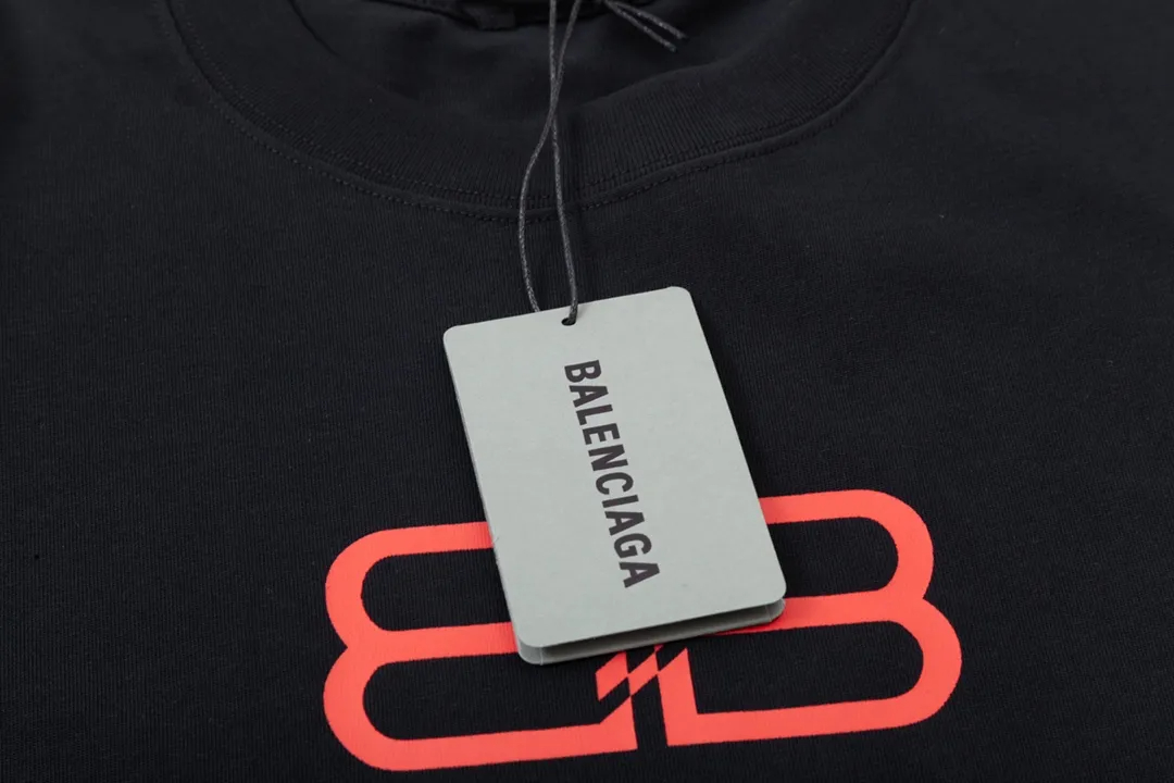 【BALENCIAGA 公式旗艦店】バレンシアガ Tシャツ ご好評に付き再入荷！