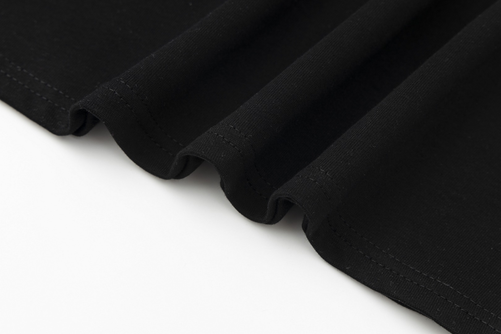 【LOEWE 公式旗艦店】ロエベ Tシャツ ご好評に付き再入荷！