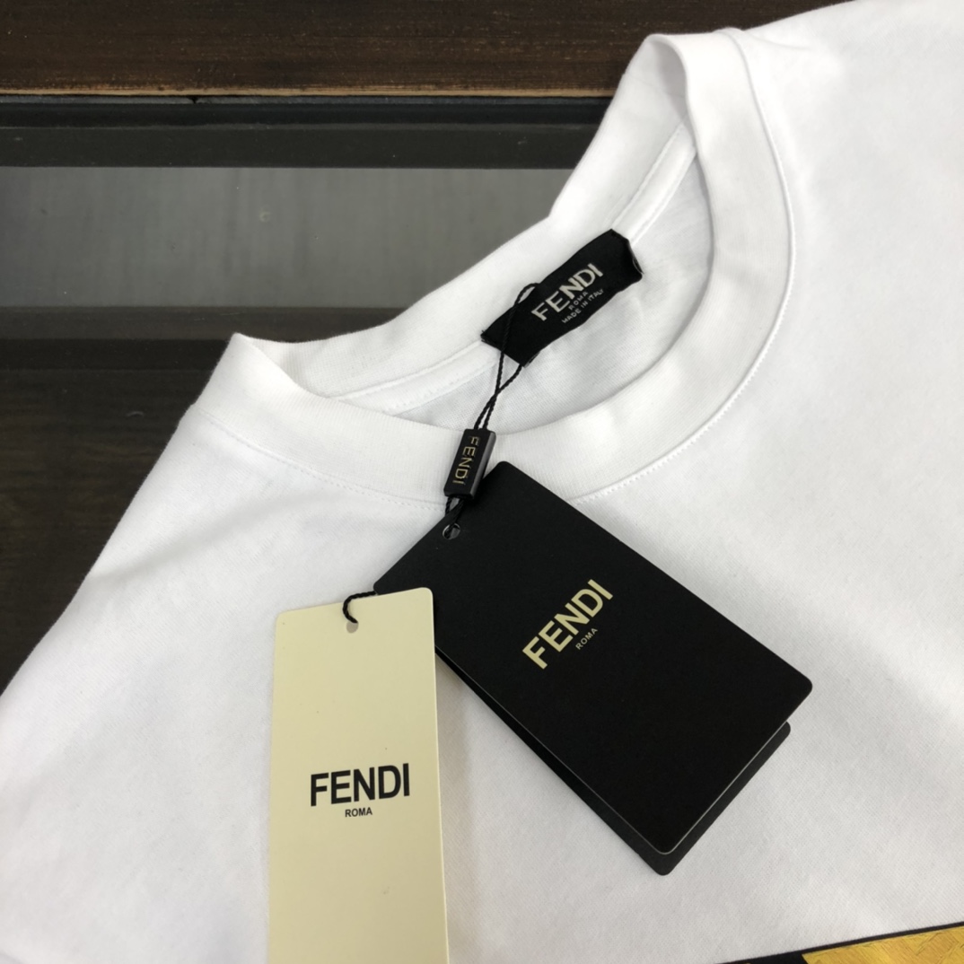 【FENDI】（フェンディ）【在庫あり】【即日出荷】半袖 男女兼用