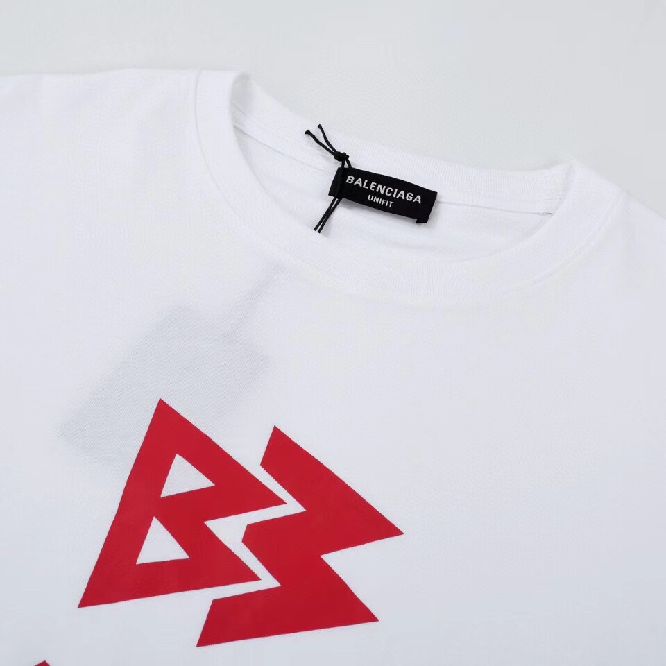 【BALENCIAGA】（バレンシアガ ）半袖Tシャツ 男女兼用